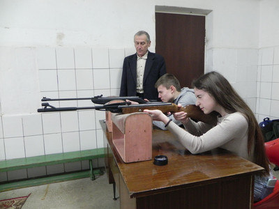 Змагання зі стрільби з пневматичної гвинтівки серед студентів першого курсу