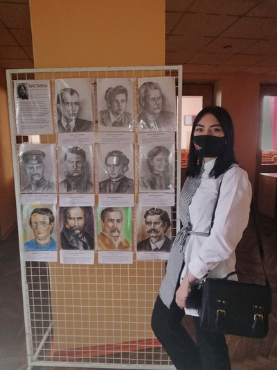 Виставка портретів студентки фахового коледжу Софії Сахнік