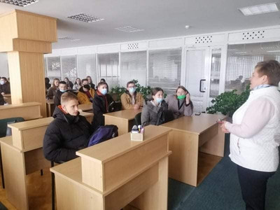 Екскурсія студентів до бібліотеки ВНУ